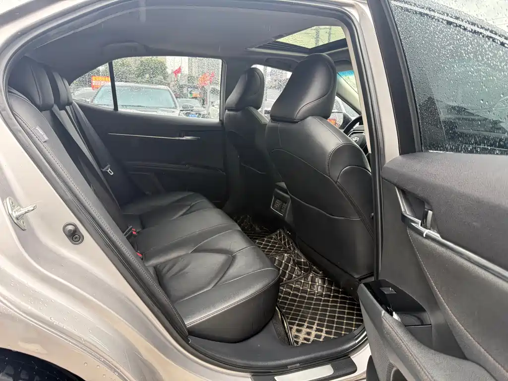 Toyota Camry 2021 — фото 13