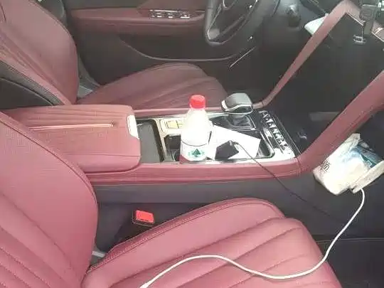 Hongqi H5 2025