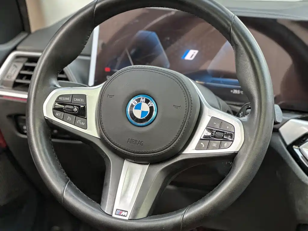 BMW 3 Series 2022 — фото 17