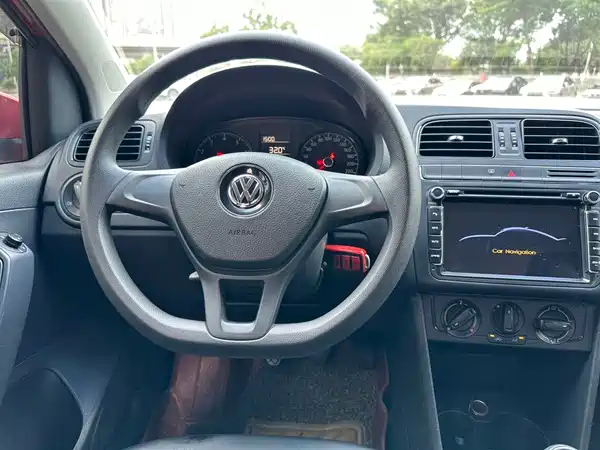 Volkswagen Polo 2014