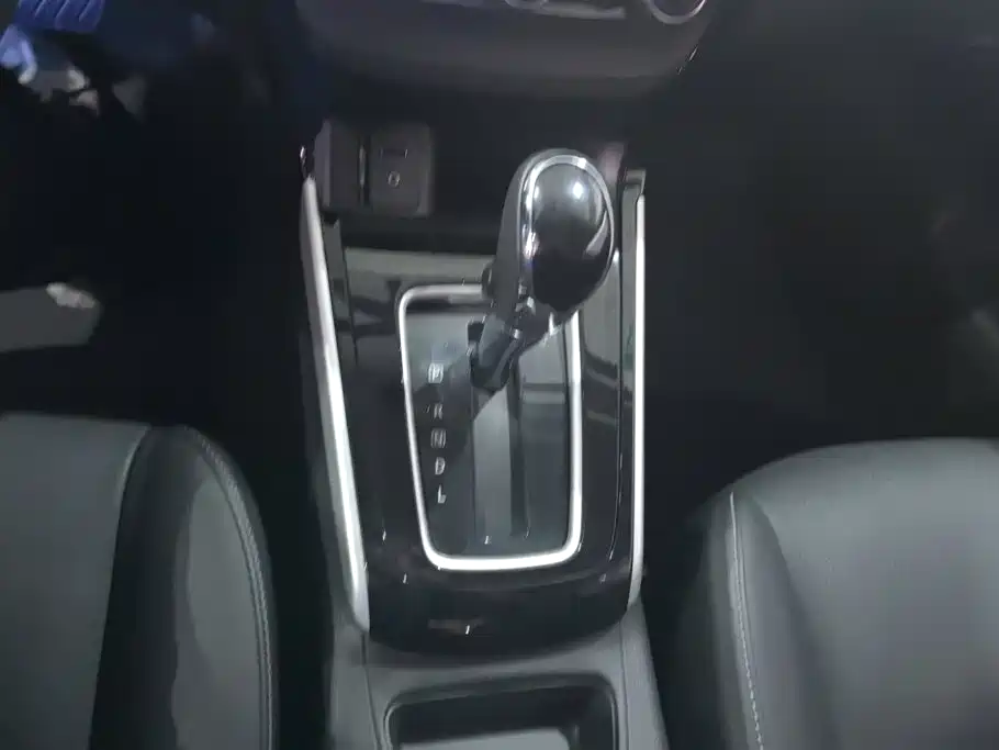 Nissan Sylphy 2017 — фото 16