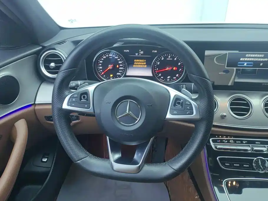 Mercedes-Benz E-Class 2017 — фото 15