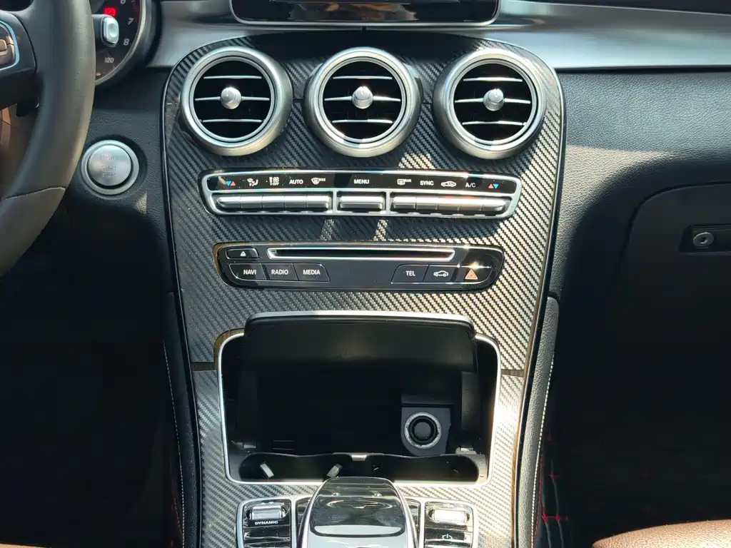 Mercedes-Benz GLC 2018 — фото 19