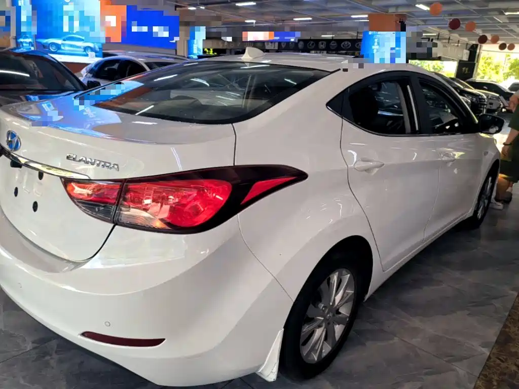 Hyundai Elantra Langdong 2018 — фото 7