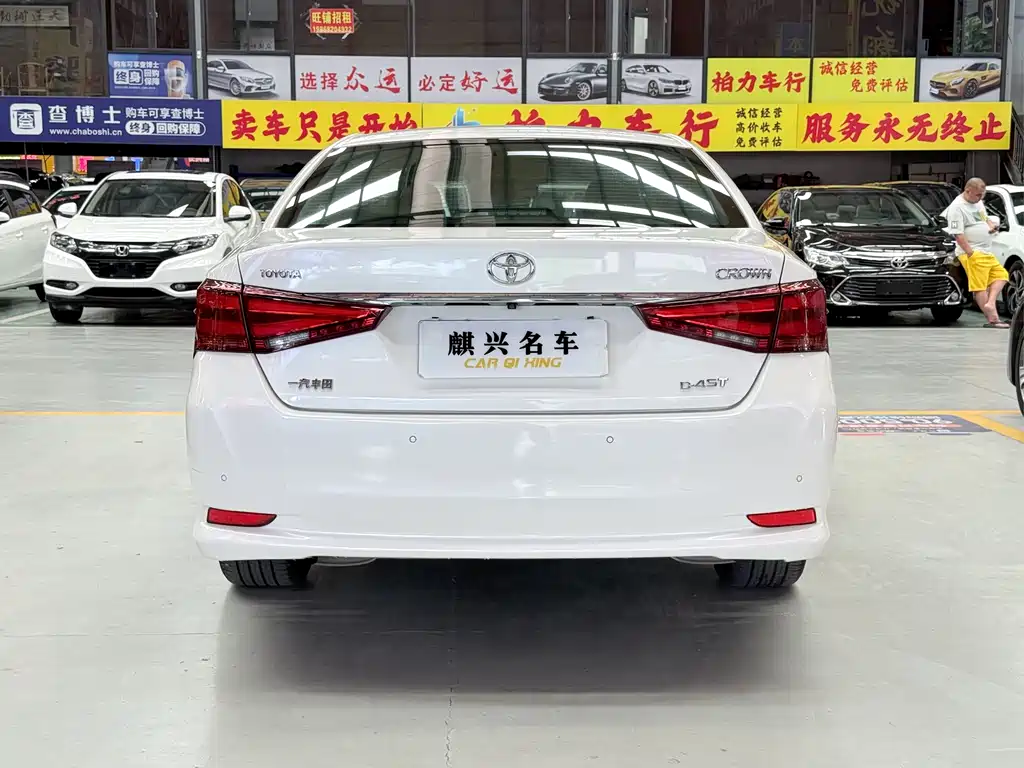 Toyota Crown 2016 — фото 5
