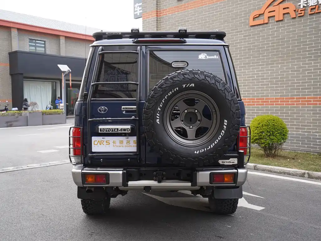 Toyota Land Cruiser 2018 — фото 6