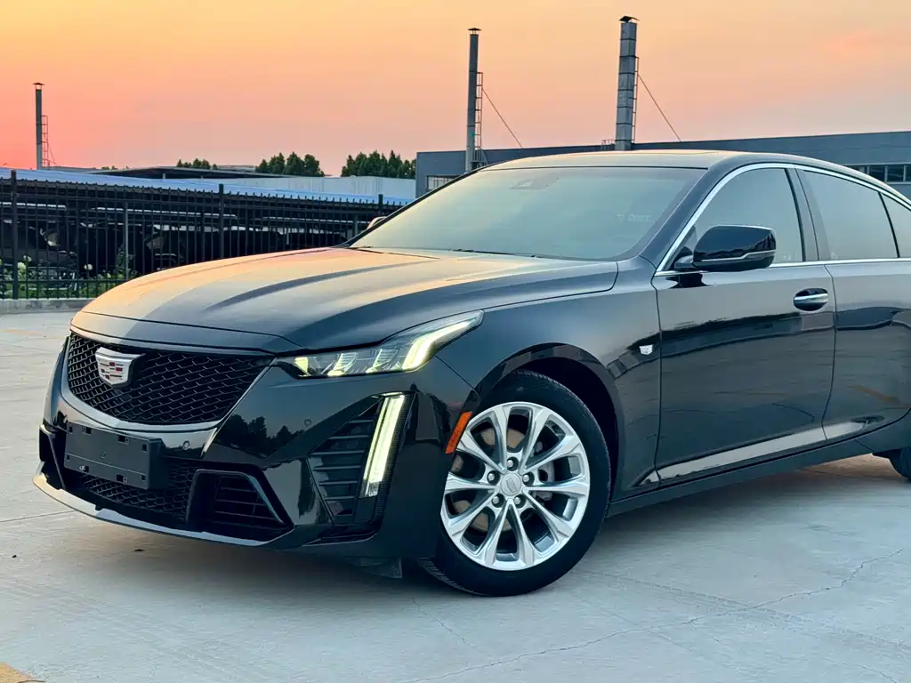 Cadillac CT5 2022 — фото 1