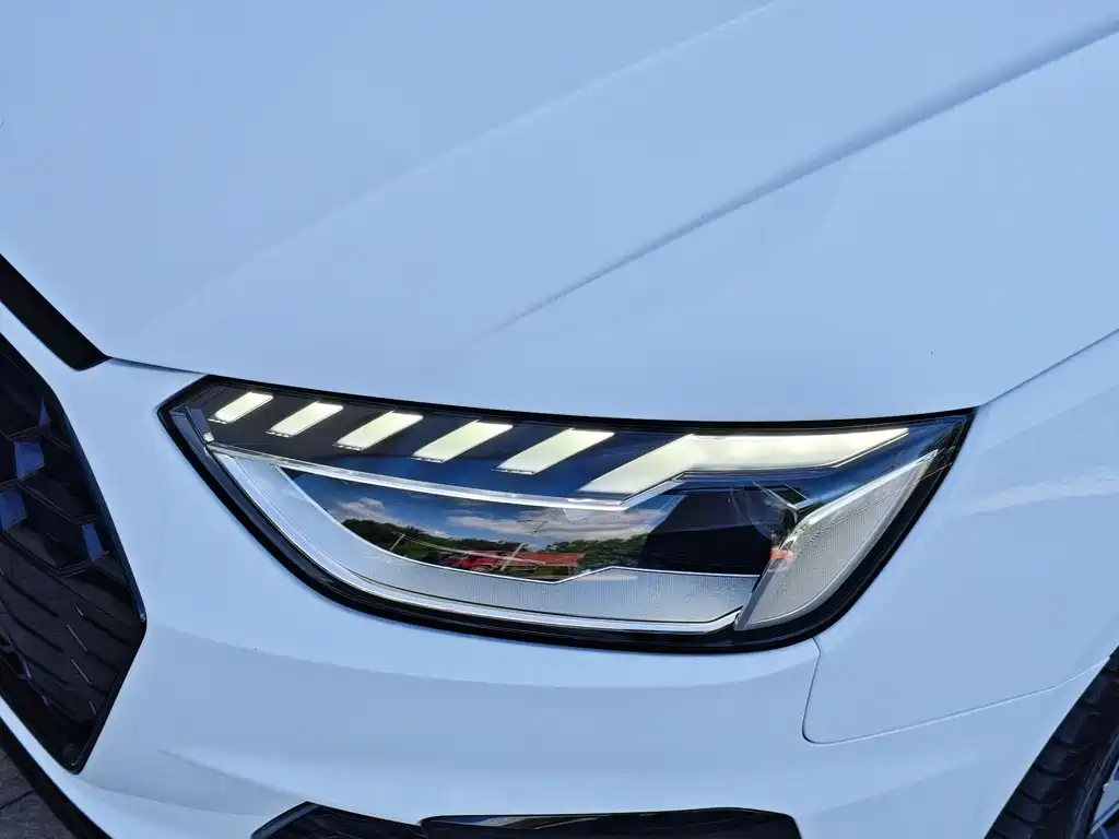 Audi A4L 2023 — фото 18