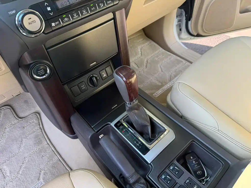 Toyota Prado 2017 — фото 10