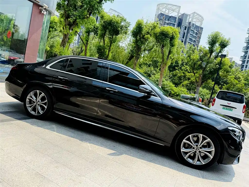 Mercedes-Benz E-Class 2022 — фото 2