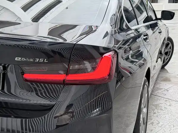 BMW i3 2024