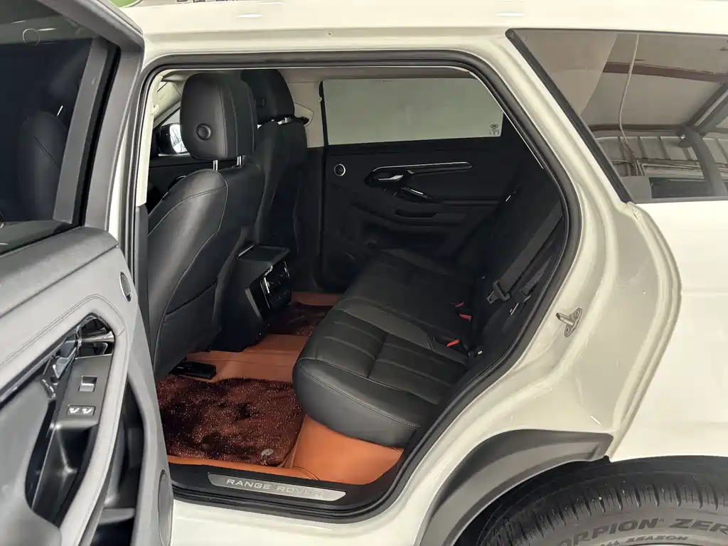 Land Rover Range Rover Evoque 2023 — фото 21