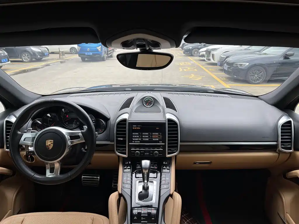 Porsche Cayenne 2014 — фото 14