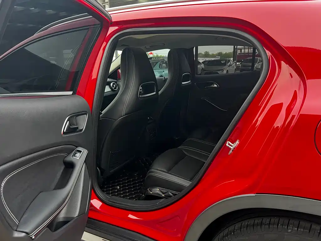 Mercedes-Benz GLA 2015 — фото 9