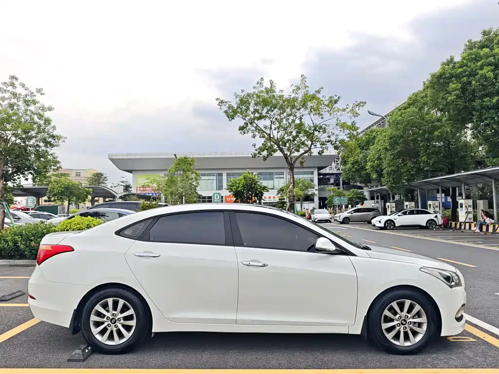 Hyundai Mistra 2015 — фото 5
