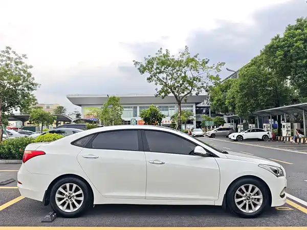Hyundai Mistra 2015
