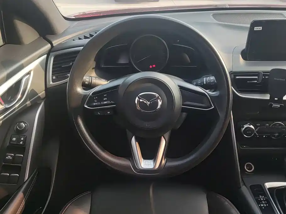 Mazda CX-4 2018 — фото 15