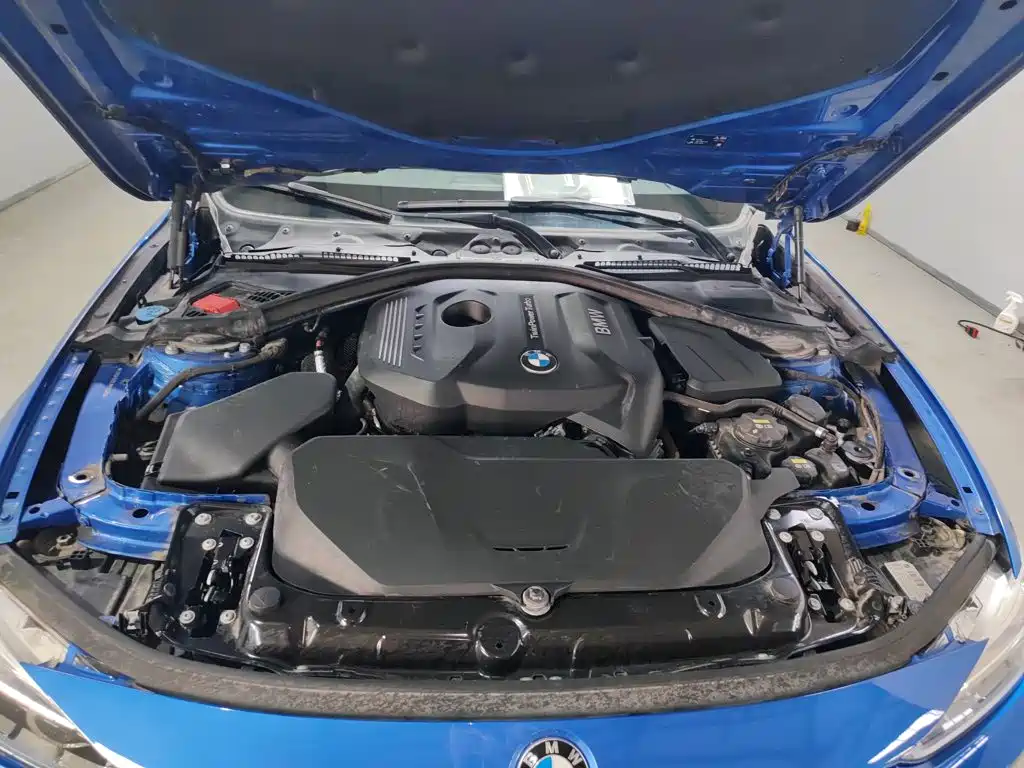 BMW 3 Series 2018 — фото 16