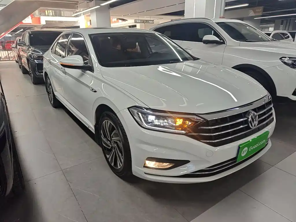 Volkswagen Sagitar 2021