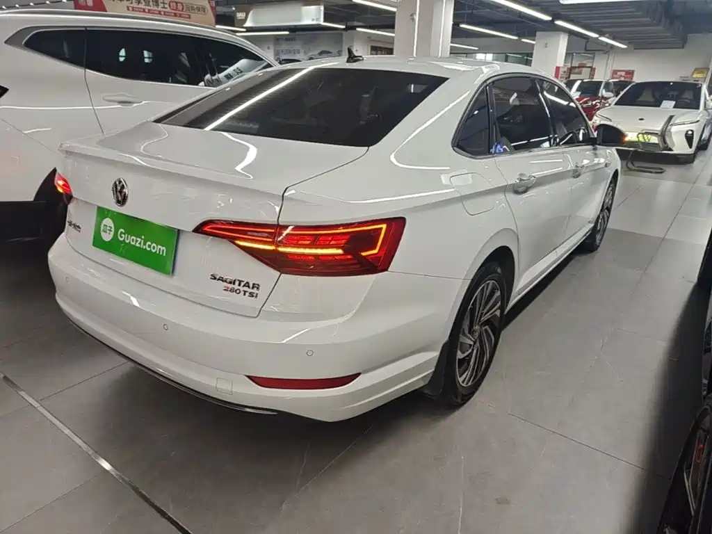 Volkswagen Sagitar 2021