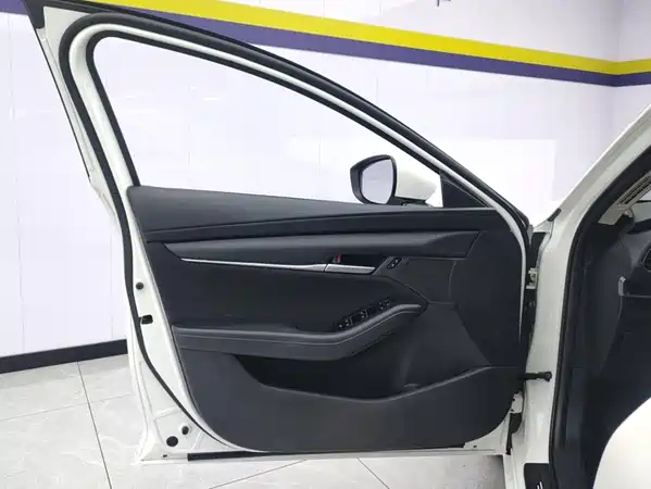 Mazda 3 Axela 2021