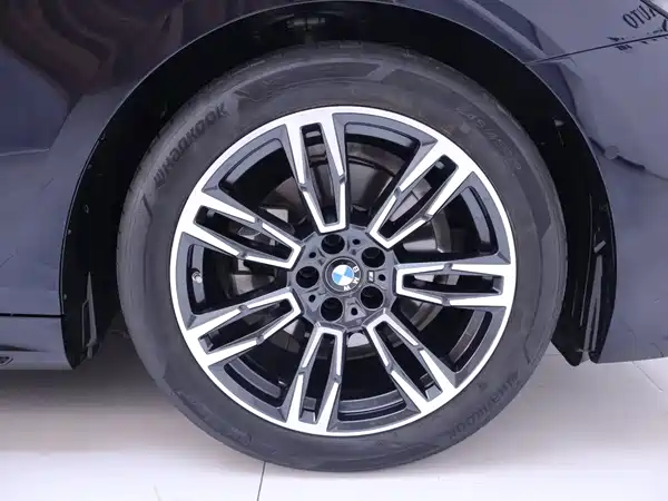 BMW 5 Series 2025