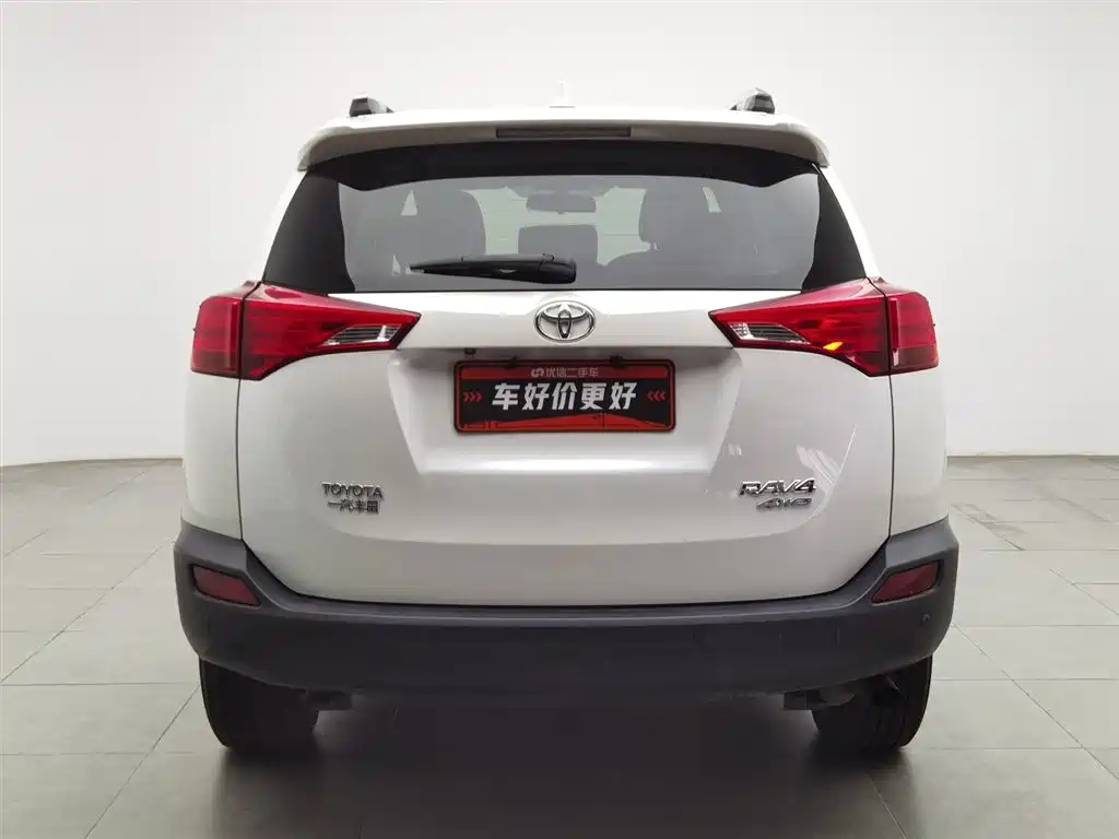 Toyota RAV4 2015 — фото 4