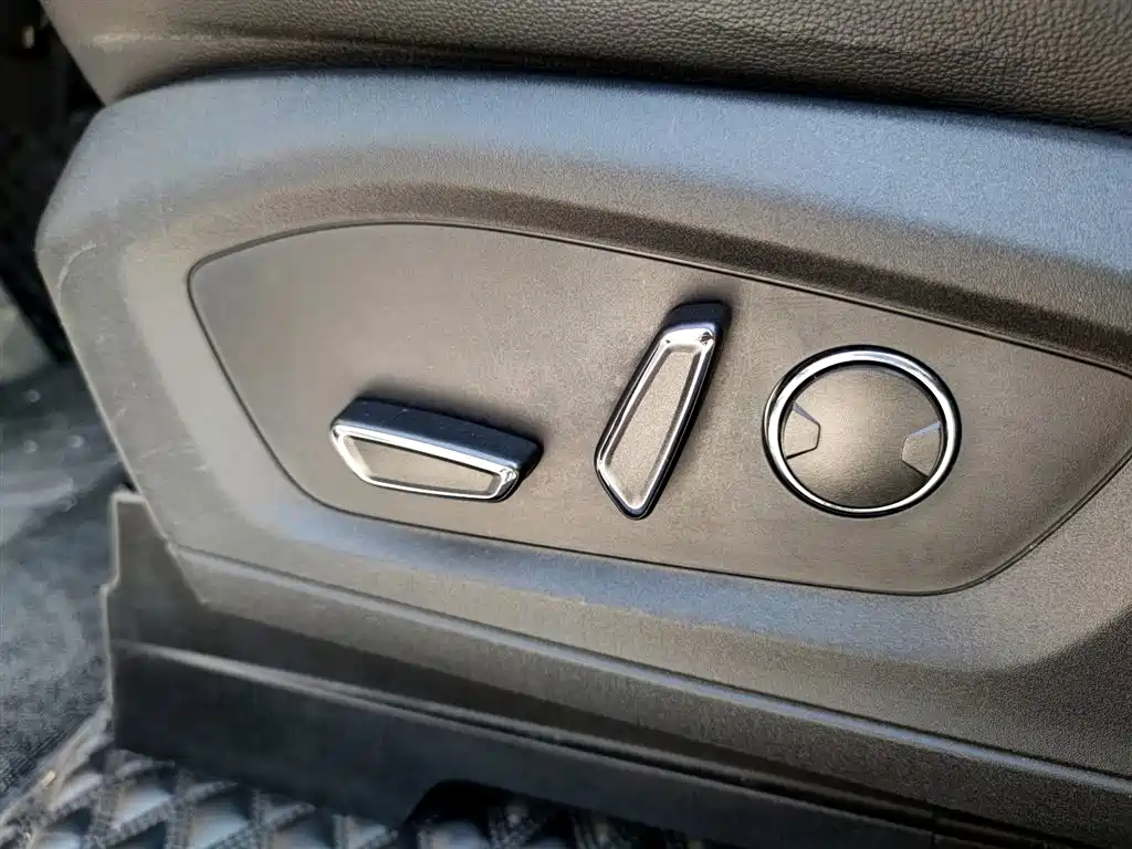Ford Explorer 2020 — фото 16