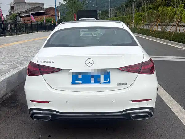Mercedes-Benz C-Class 2024
