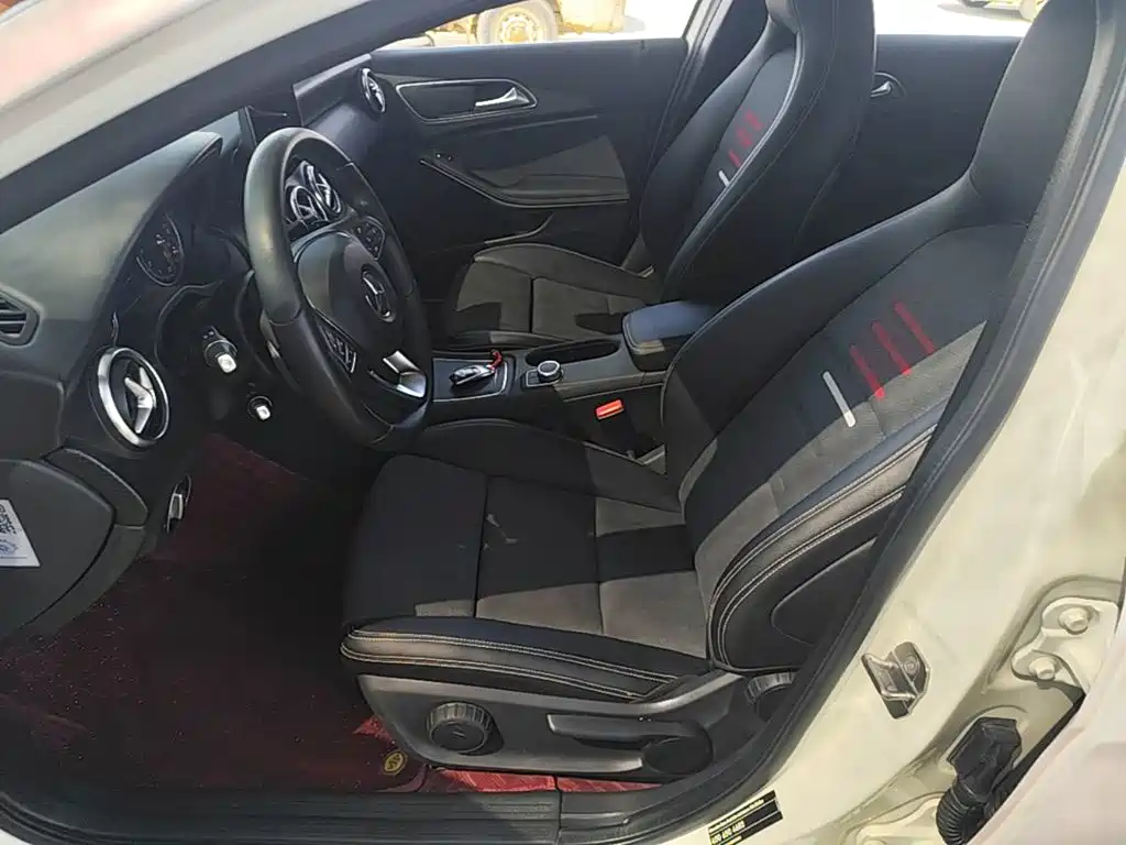 Mercedes-Benz A-Class 2018 — фото 15