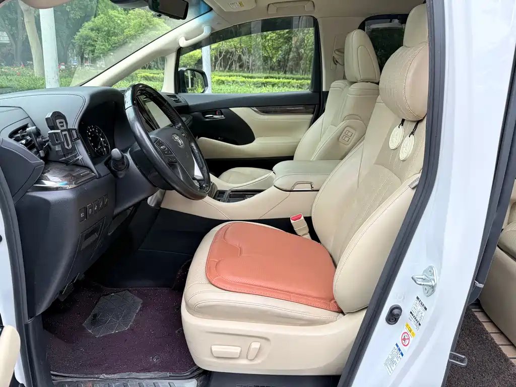 Toyota Alphard 2020 — фото 10