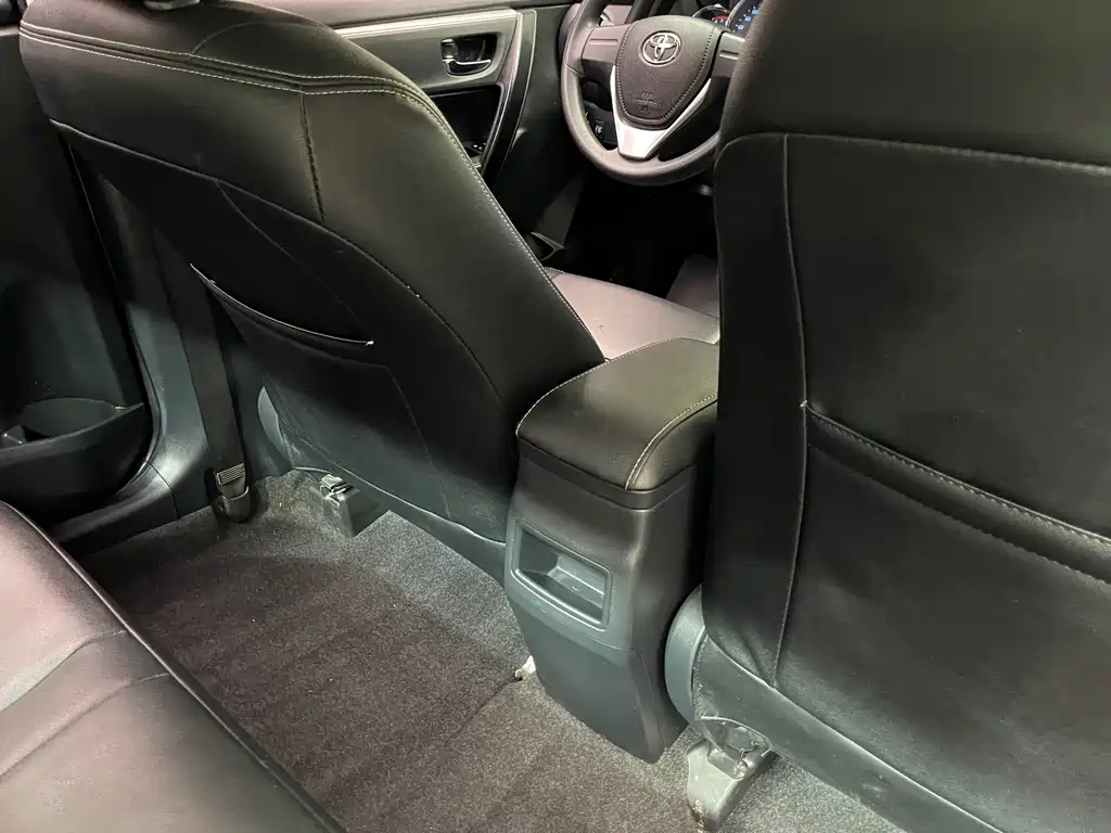 Toyota Corolla 2018 — фото 13