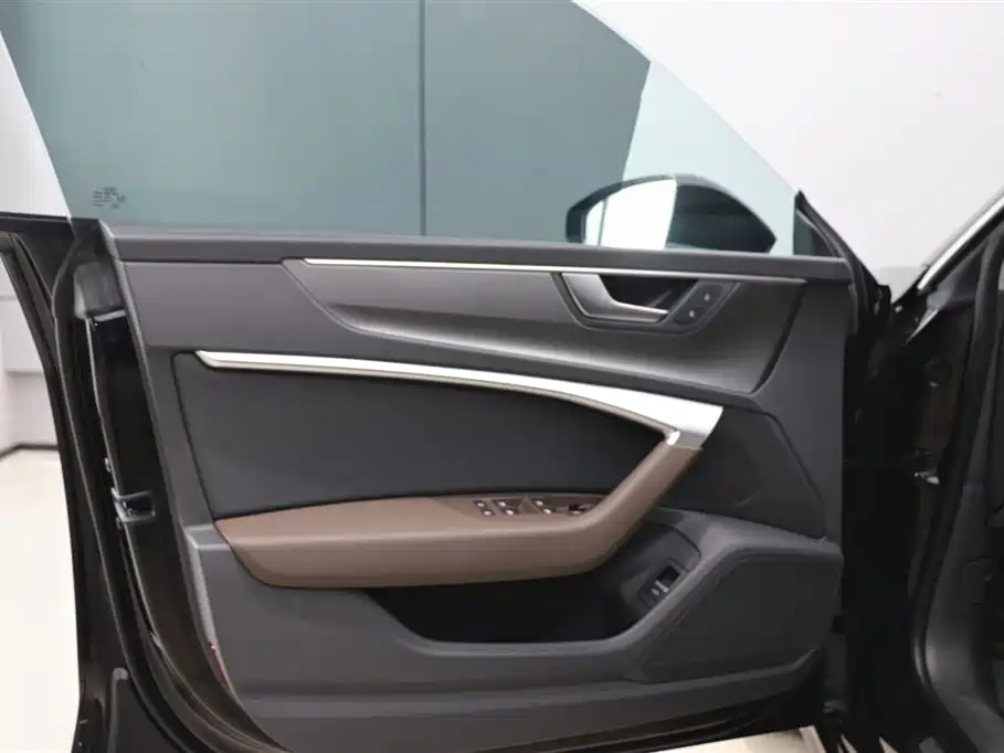 Audi A7L 2022 — фото 10