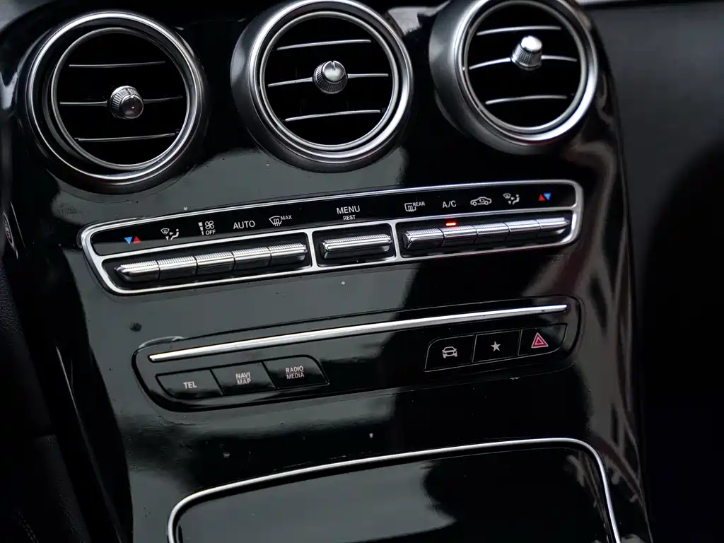 Mercedes-Benz GLC 2019 — фото 12