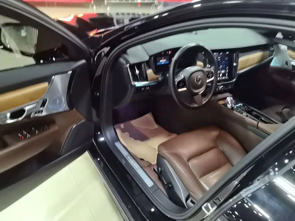 Volvo S90 2023 — фото 16