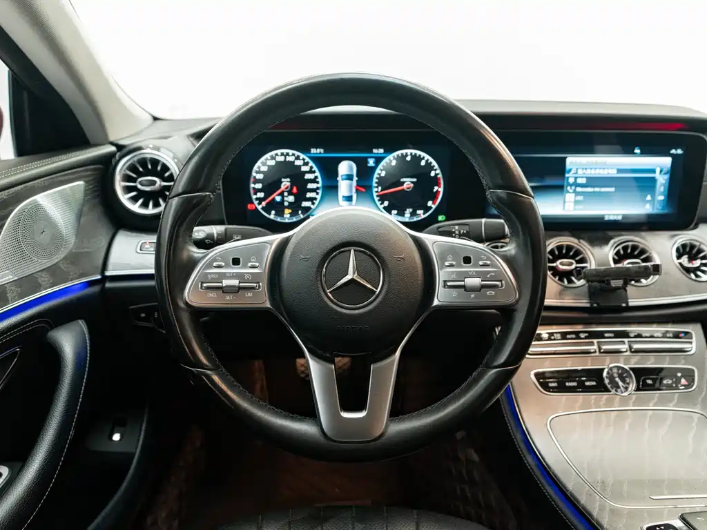 Mercedes-Benz CLS 2019 — фото 10