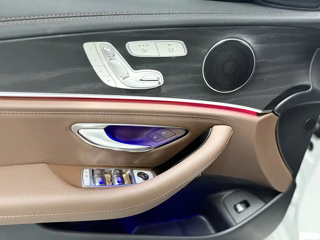 Mercedes-Benz E-Class 2020 — фото 13