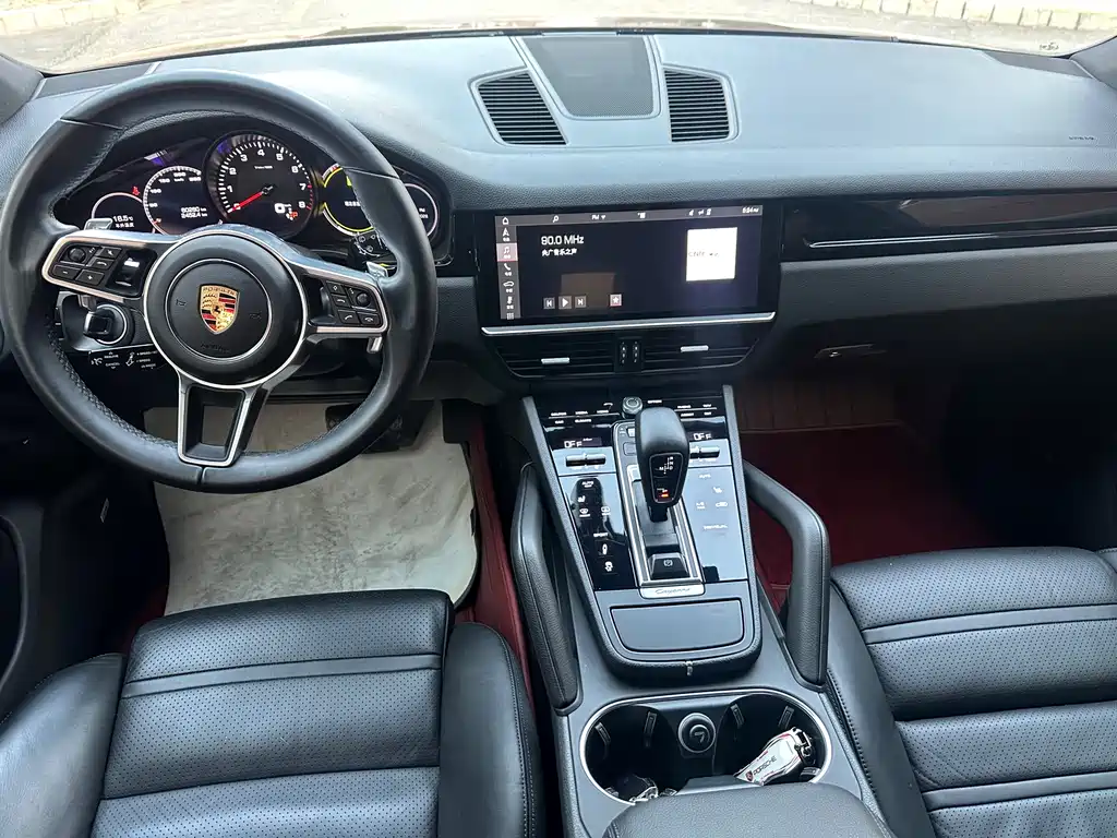 Porsche Cayenne 2018 — фото 11