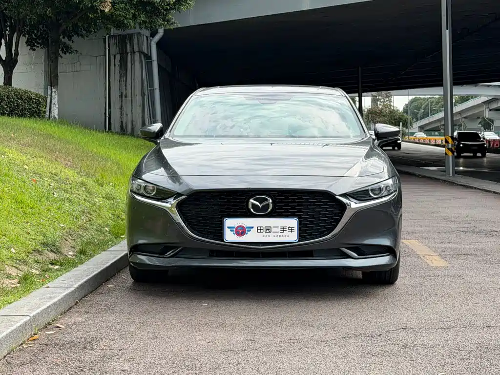 Mazda 3 Axela 2022