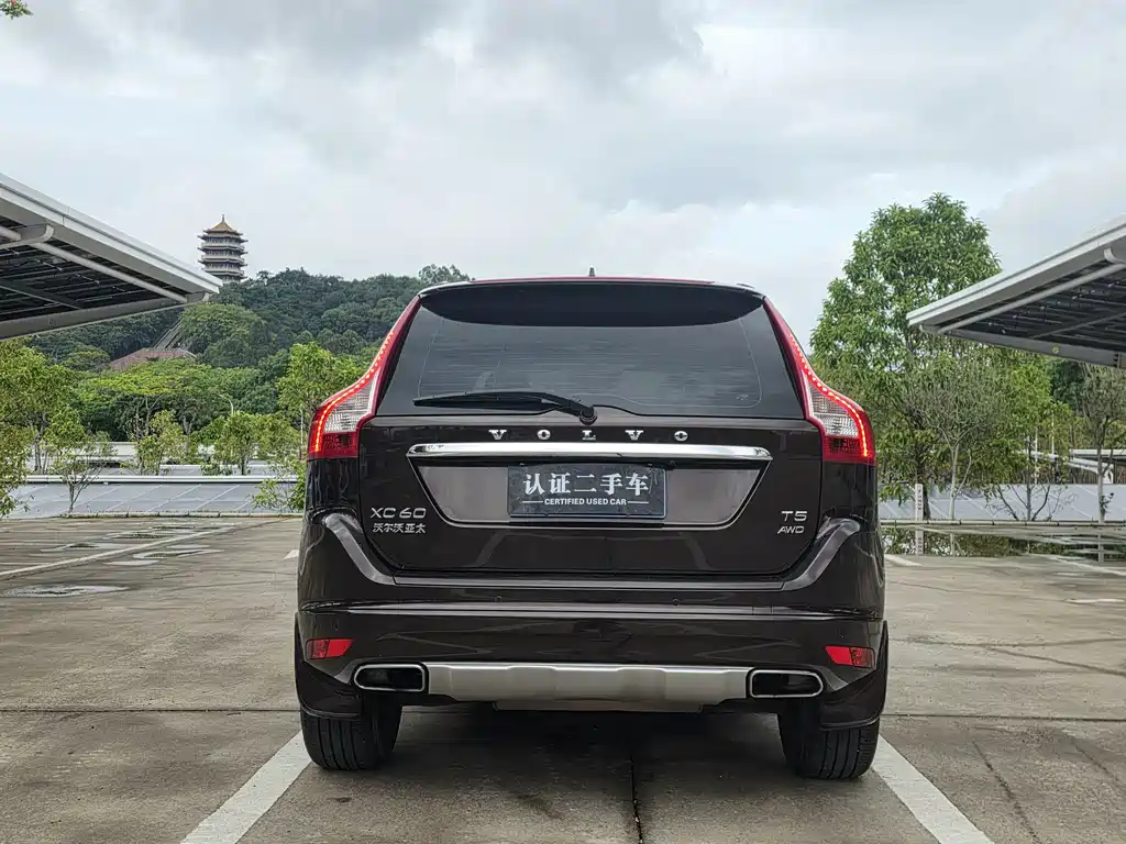 Volvo XC60 2017 — фото 18