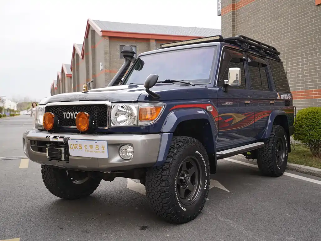 Toyota Land Cruiser 2018 — фото 1