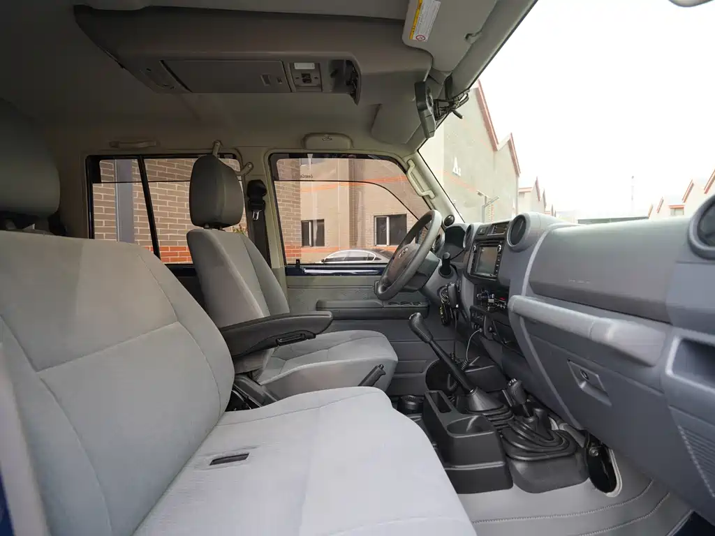Toyota Land Cruiser 2018 — фото 17