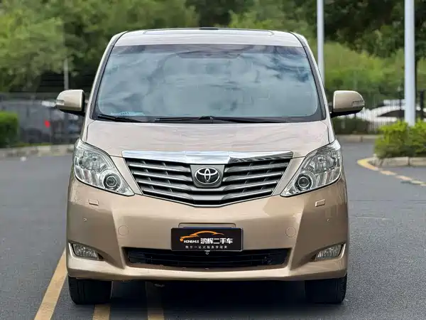 Toyota Alphard 2010