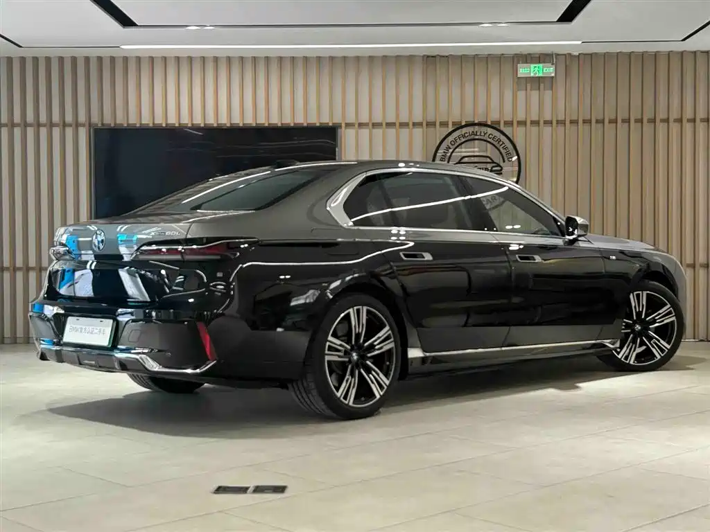 BMW i7 2024 — фото 5