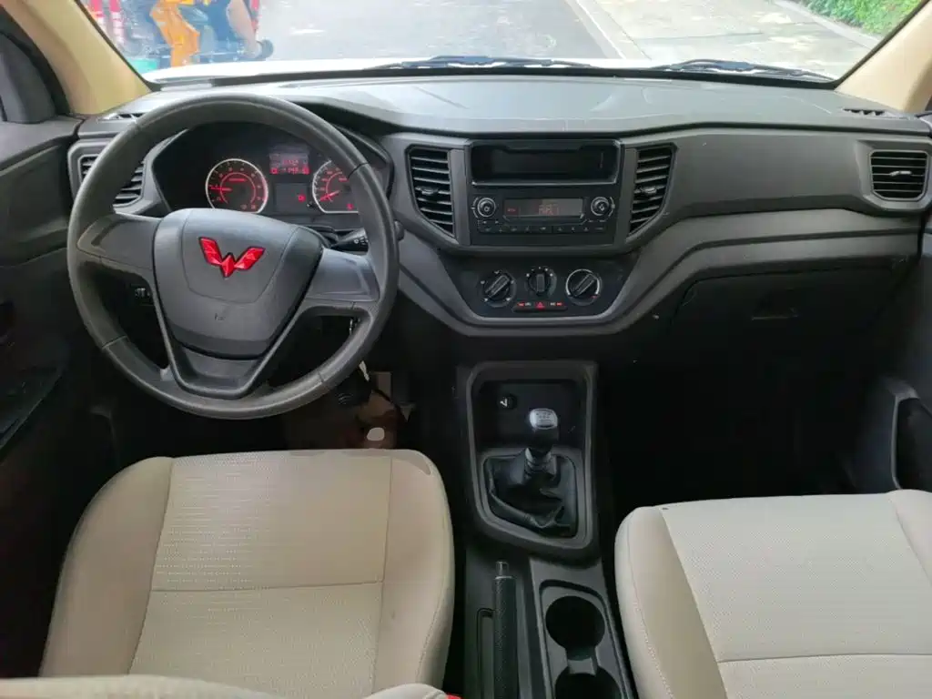 Wuling Hongguang V 2023 — фото 10
