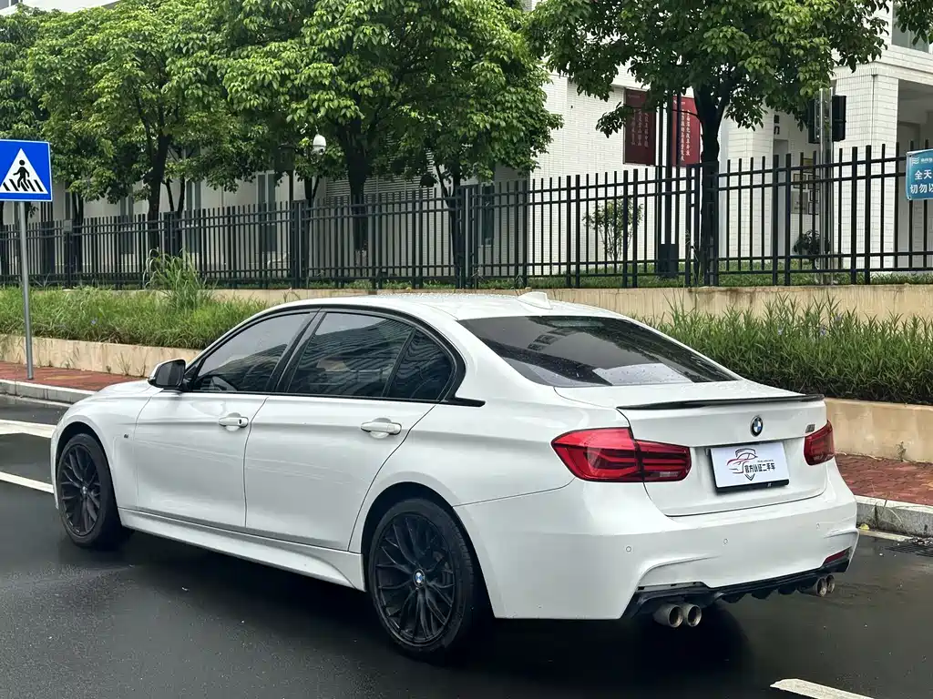 BMW 3 Series 2019 — фото 13