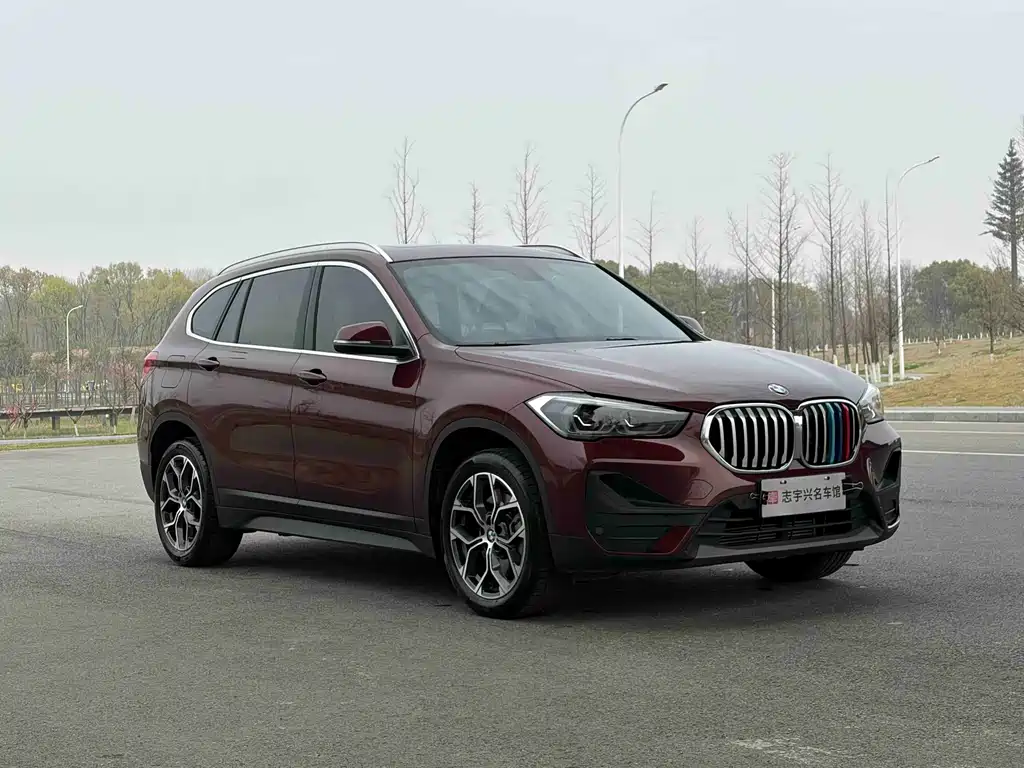 BMW X1 2022 — фото 3