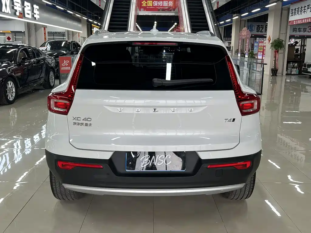Volvo XC40 2020 — фото 10
