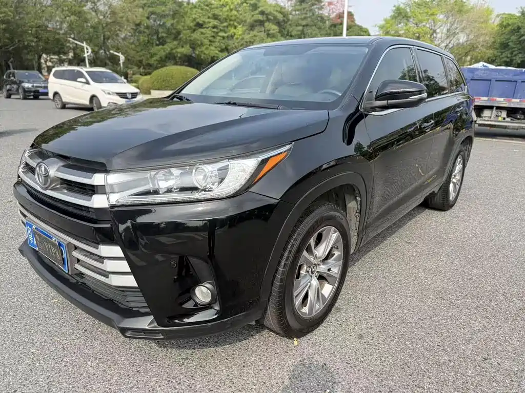 Toyota Highlander 2020 — фото 1