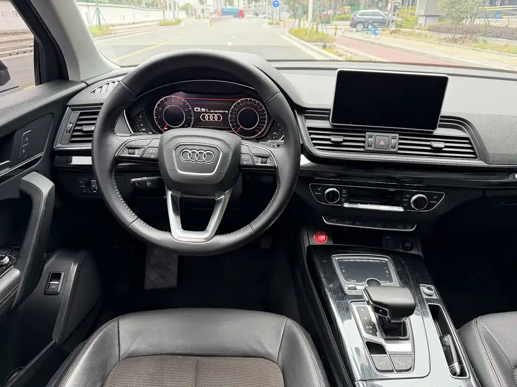 Audi Q5L 2019 — фото 6